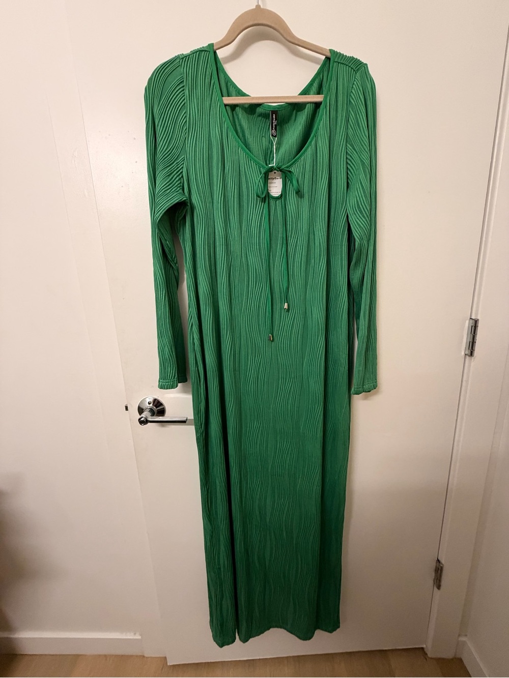 Textured Green Long Sleeve Maxi Dress with Tie Neck